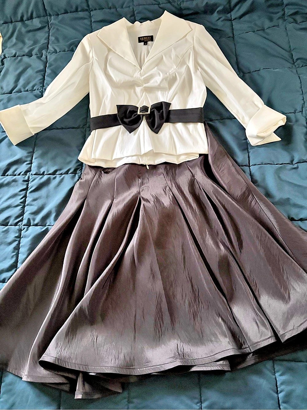 Ignite Evenings by Carol Lin Black & White Skirt Set Size 10 Like New